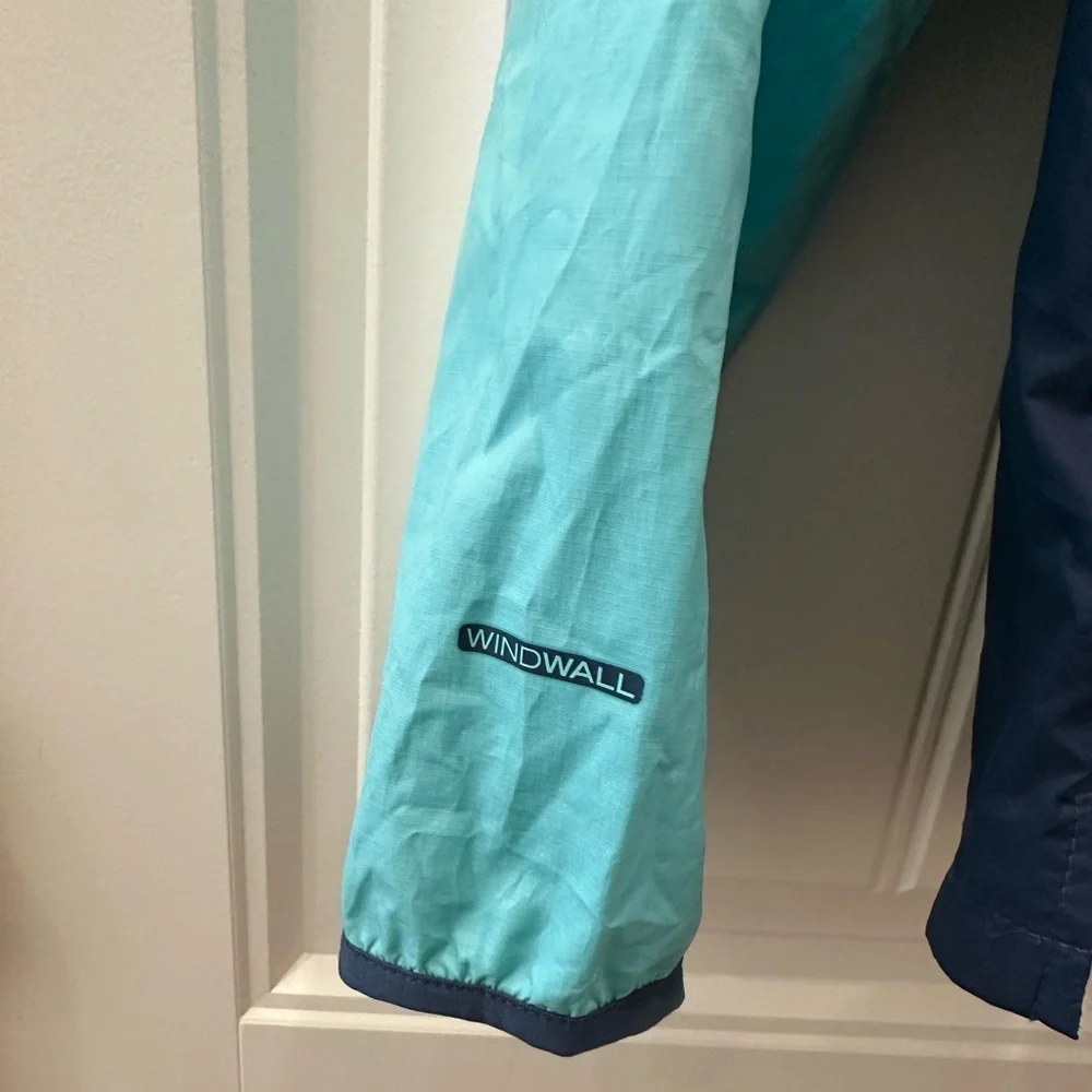 North face girls rain jacket - Picture 4 of 4